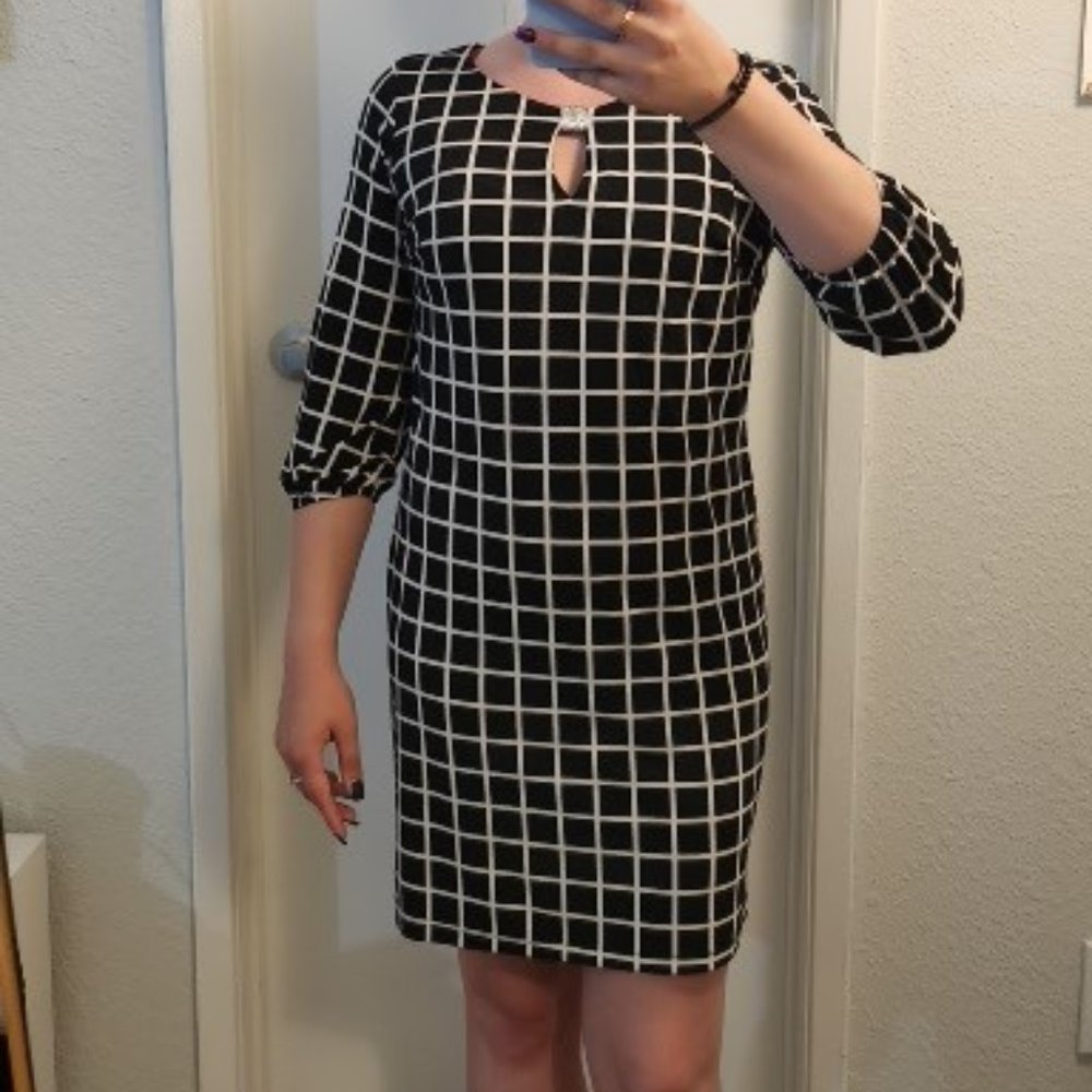 Dress - Picture 3 of 6